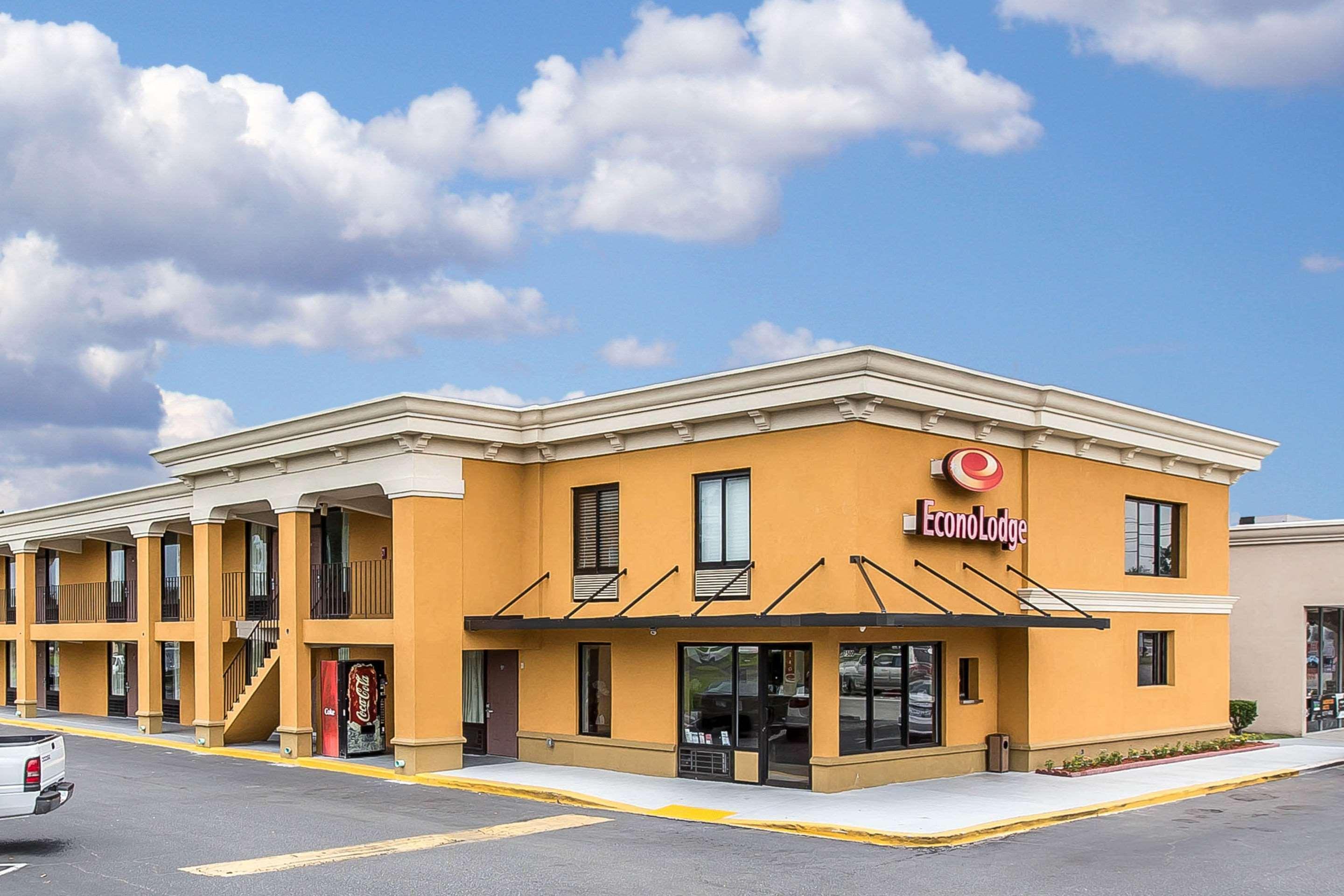 Econo Lodge Midtown Savannah Exterior photo